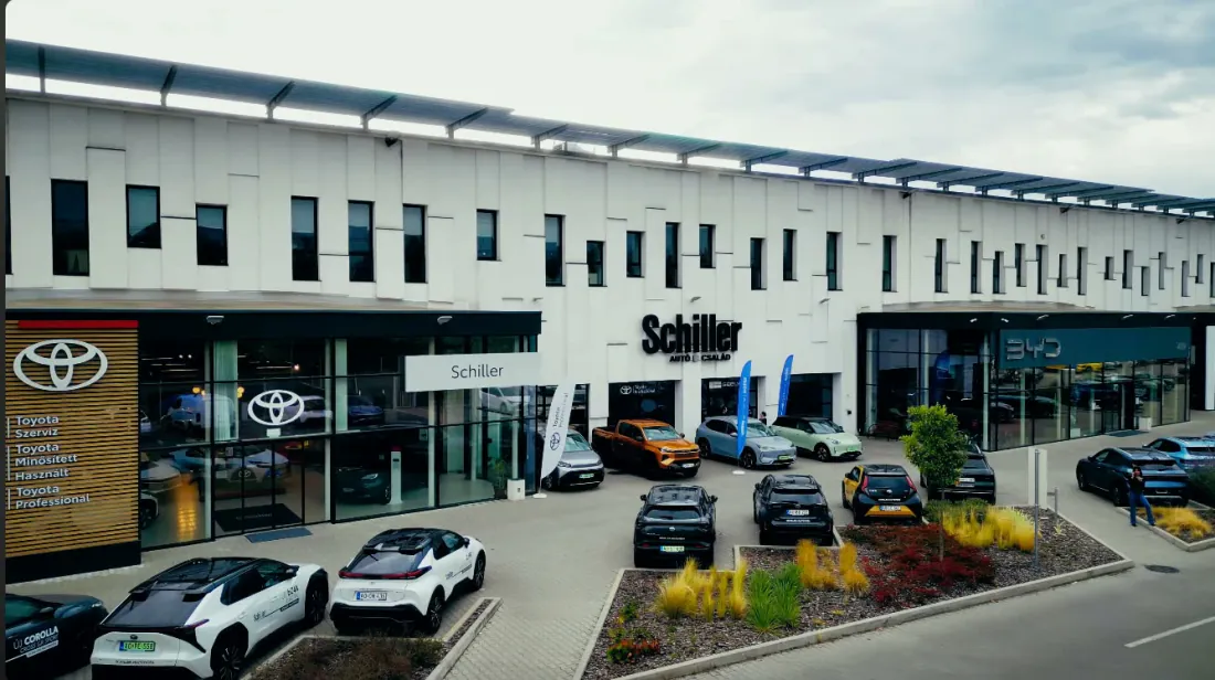 A Schiller Autó Család épülete és autószalonja